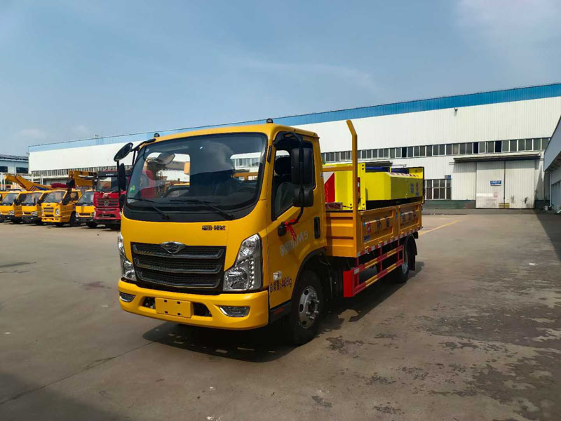程力華鑫福田M5藍牌100K防撞緩沖車